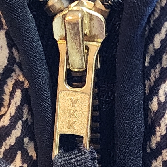 J.Crew Herringbone Excursion Quilted Puffer Vest XS Black White Classic - Picture 7 of 10